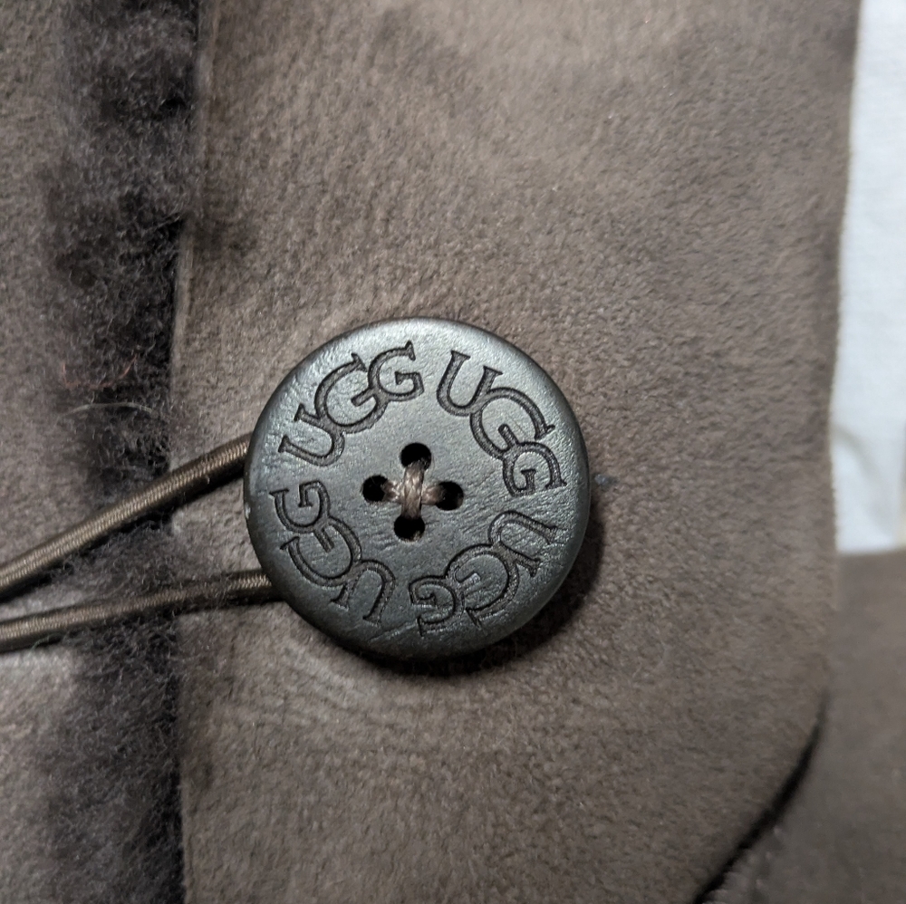 UGG Australia Bailey ii Button Shearling Boot in Chocolate - Picture 6 of 6